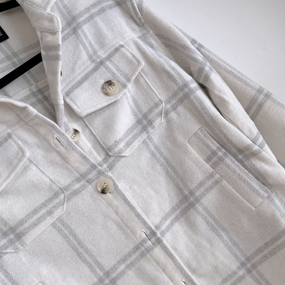 KENDALL + KYLIE Women's Cream and Grey Shacket Sz Sm 
Used - Excellent like new - Picture 3 of 4